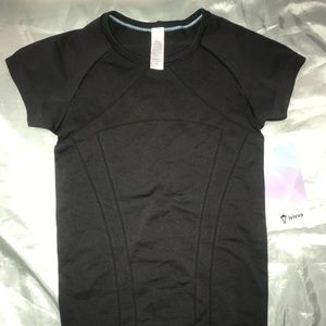 Ivivva tee